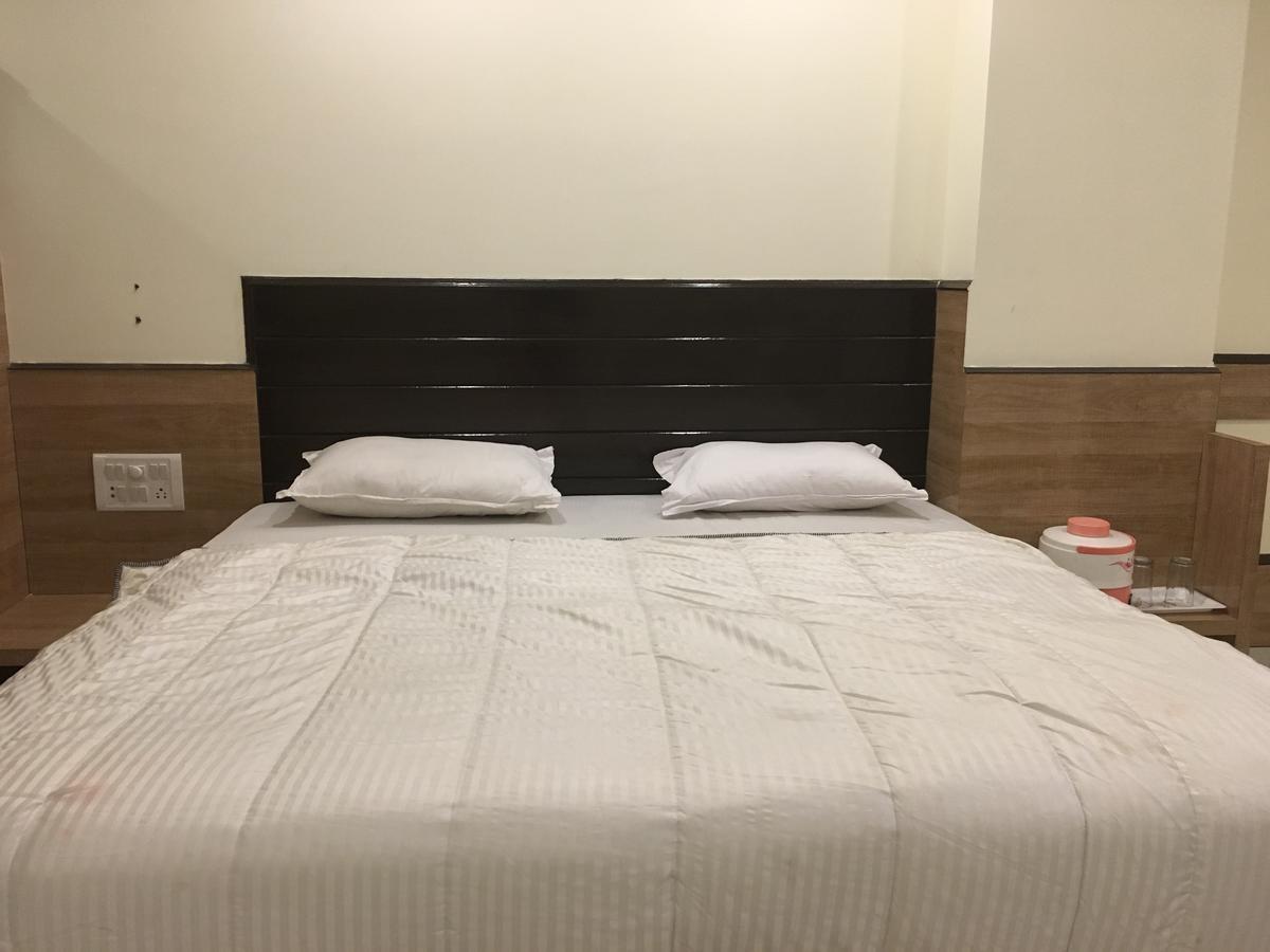 Kailash Presidency Hotel Bhopal Ngoại thất bức ảnh