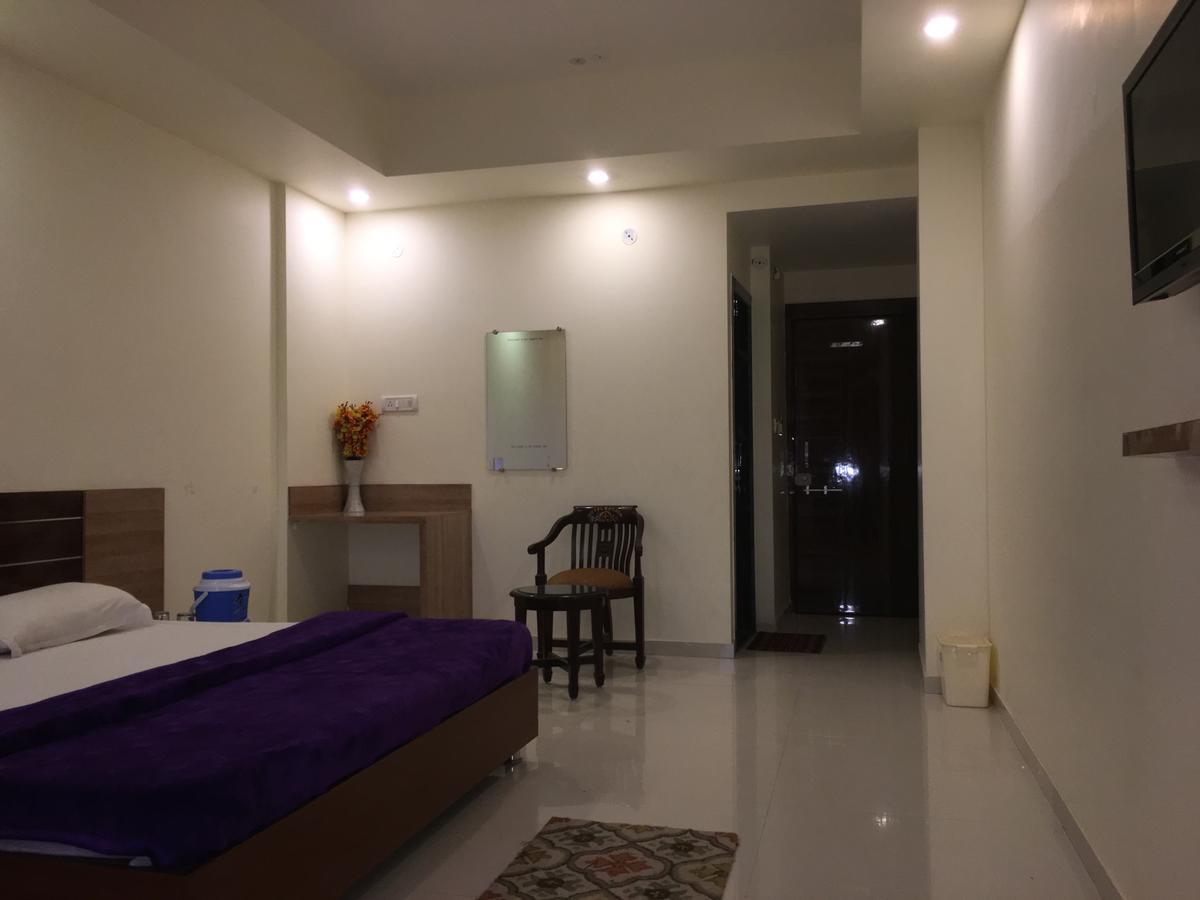 Kailash Presidency Hotel Bhopal Ngoại thất bức ảnh